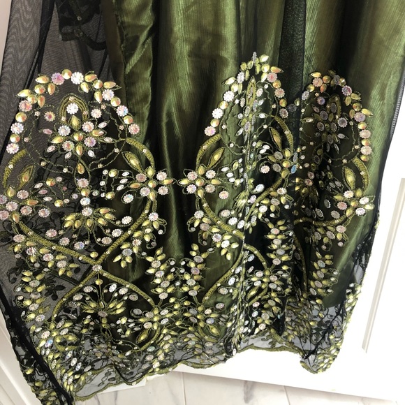 Beautiful green gem abaya - Picture 4 of 7